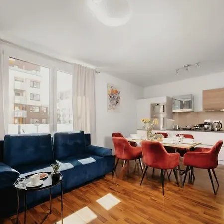 Cozy&delux Family 3 Min From Metro Διαμέρισμα