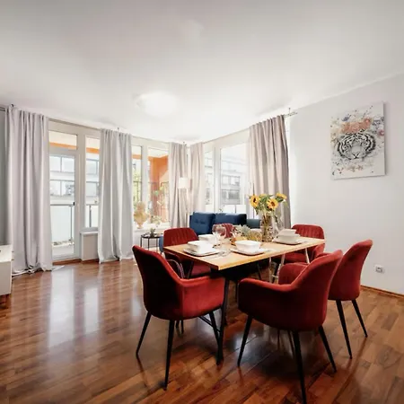 Cozy&delux Family 3 Min From Metro Apartament Praga